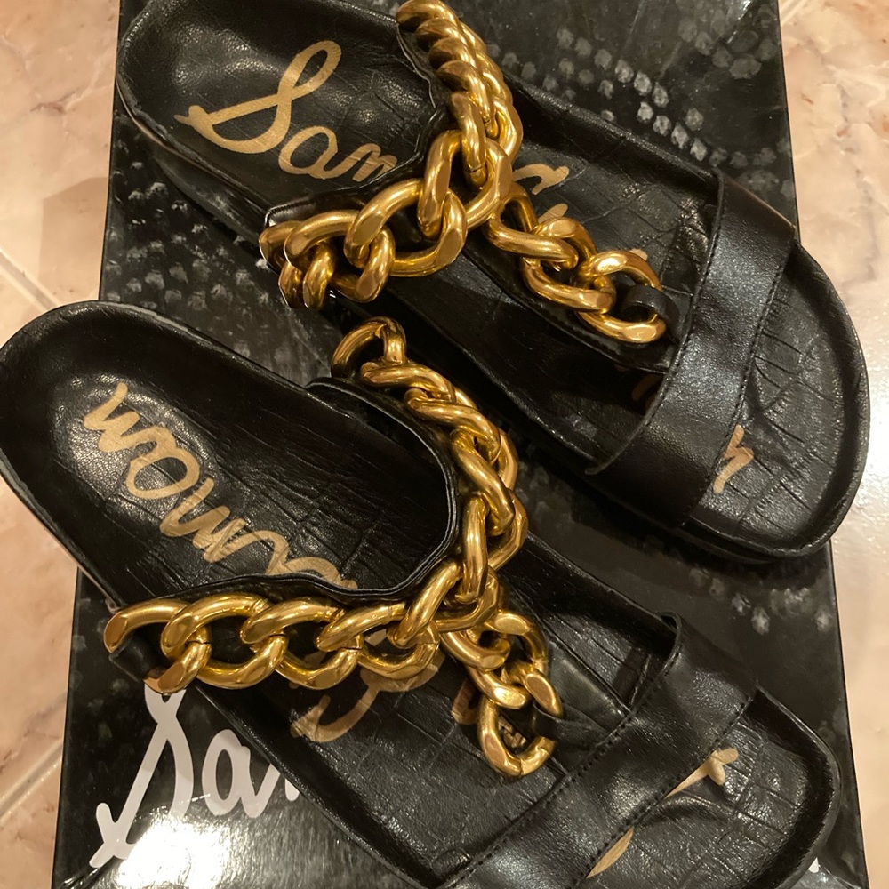 Sam Edelman Allyn Black Metal Gold Chain Slides